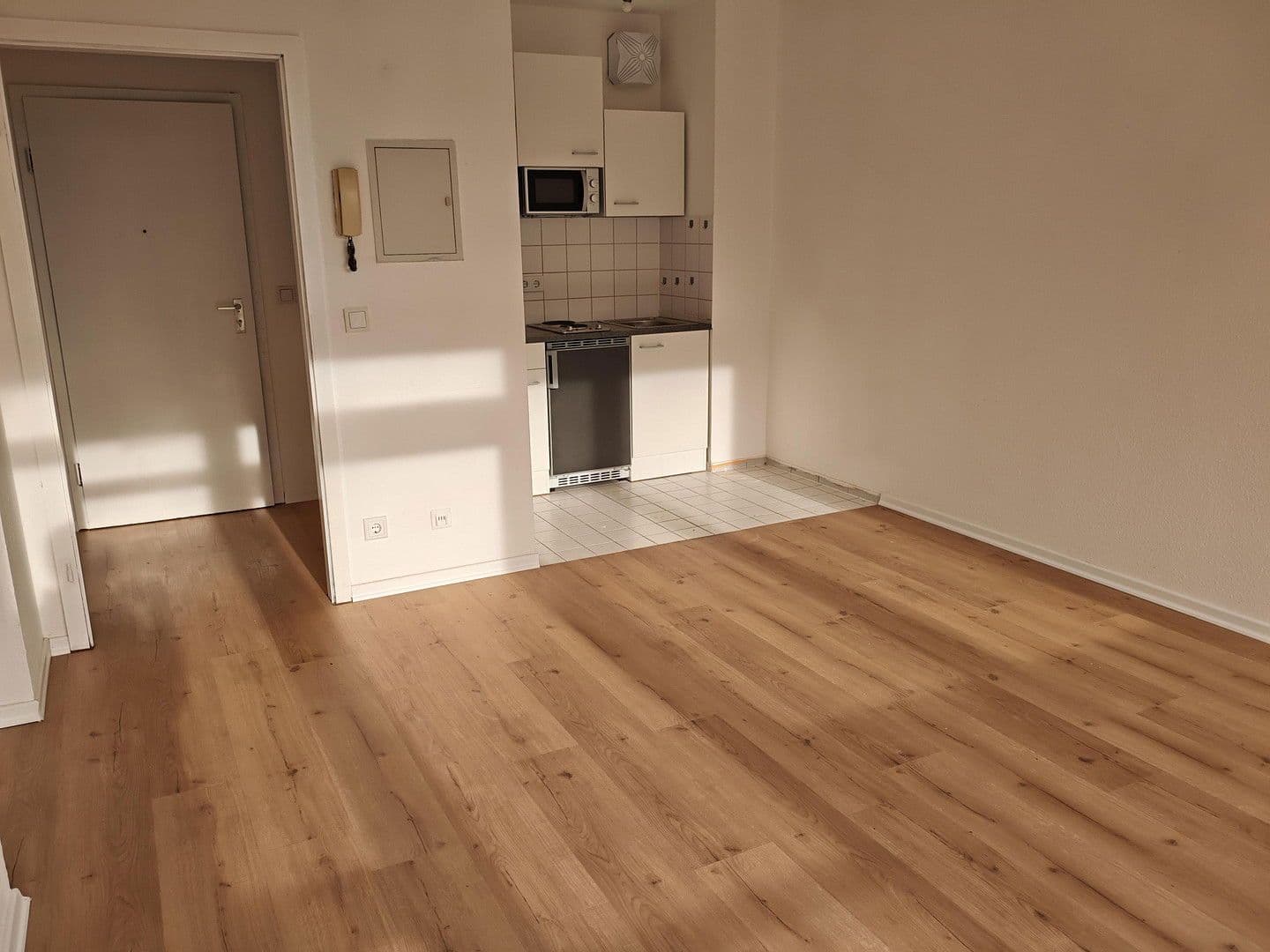 Pronájem bytu 1+1 34 m², Knollstraße 4, Ludwigshafen, Porýní-Falc Pronájem bytu 1+1 34 m², Knollstraße 4, Ludwigshafen, Porýní-Falc