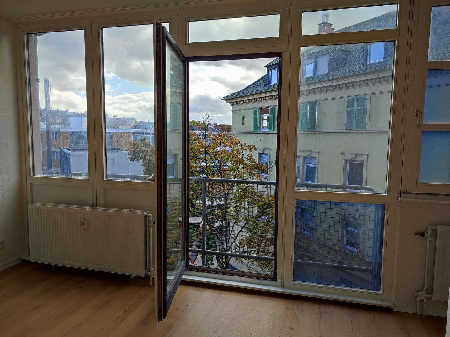 Pronájem bytu 1+1 34 m², Knollstraße 4, Ludwigshafen, Porýní-Falc Pronájem bytu 1+1 34 m², Knollstraße 4, Ludwigshafen, Porýní-Falc