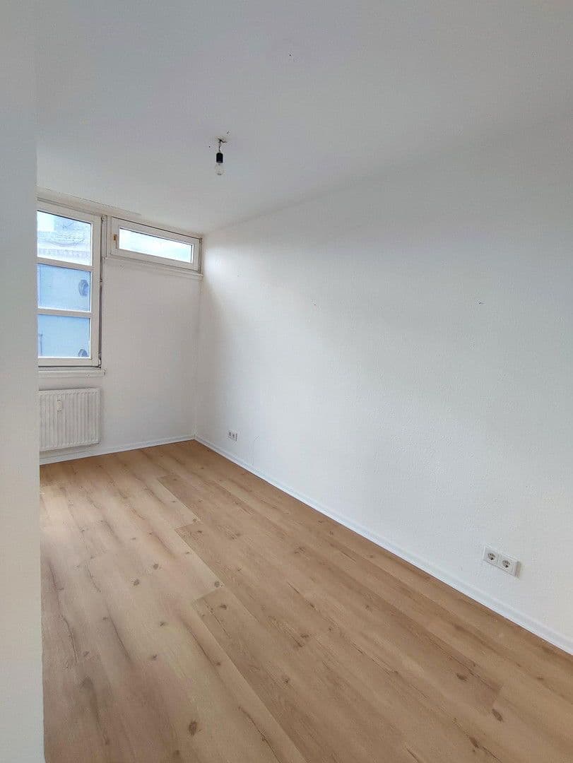 Pronájem bytu 1+1 34 m², Knollstraße 4, Ludwigshafen, Porýní-Falc Pronájem bytu 1+1 34 m², Knollstraße 4, Ludwigshafen, Porýní-Falc