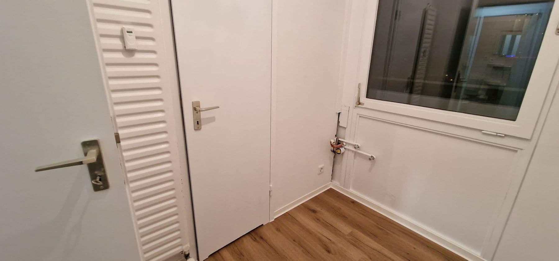 Pronájem bytu 1+1 38 m², Im Mainfeld 42, Frankfurt, Hessen Pronájem bytu 1+1 38 m², Im Mainfeld 42, Frankfurt, Hessen