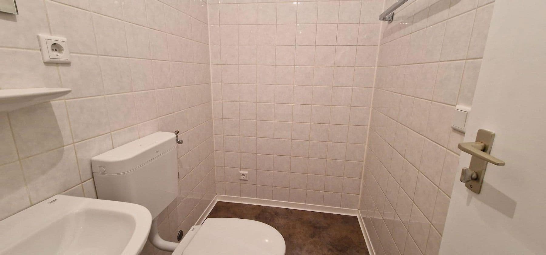 Pronájem bytu 1+1 38 m², Im Mainfeld 42, Frankfurt, Hessen Pronájem bytu 1+1 38 m², Im Mainfeld 42, Frankfurt, Hessen