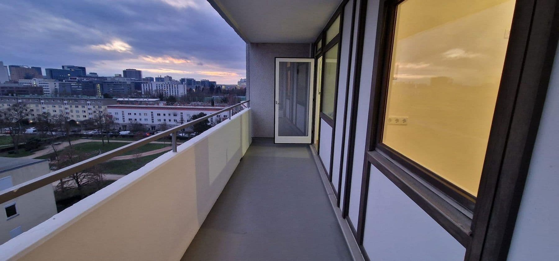 Pronájem bytu 1+1 38 m², Im Mainfeld 42, Frankfurt, Hessen Pronájem bytu 1+1 38 m², Im Mainfeld 42, Frankfurt, Hessen