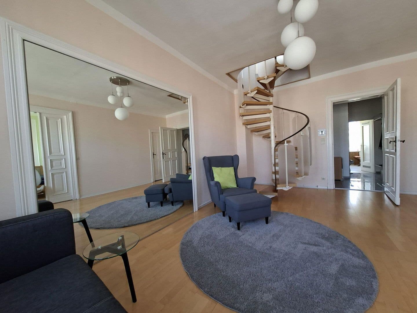 Prodej bytu 5+1 133 m², Berlin, Berlín Prodej bytu 5+1 133 m², Berlin, Berlín