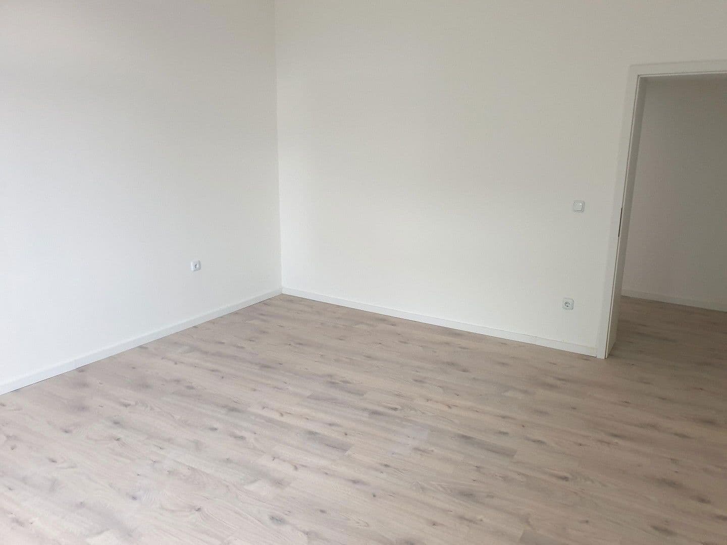 Pronájem bytu 3+1 94 m², Gelderblomstr. 88, Duisburg, Severní Porýní-Vestfálsko Pronájem bytu 3+1 94 m², Gelderblomstr. 88, Duisburg, Severní Porýní-Vestfálsko