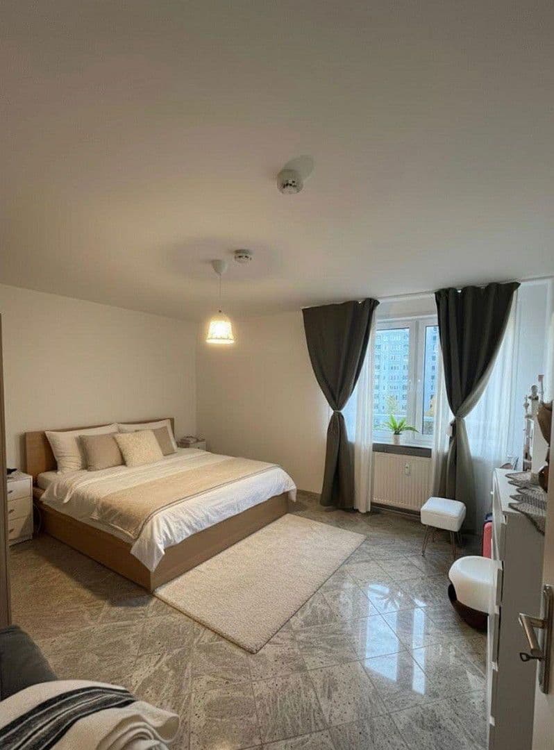 Pronájem bytu 3+1 83 m², Stresemannallee 65, Frankfurt am Main, Hessen Pronájem bytu 3+1 83 m², Stresemannallee 65, Frankfurt am Main, Hessen