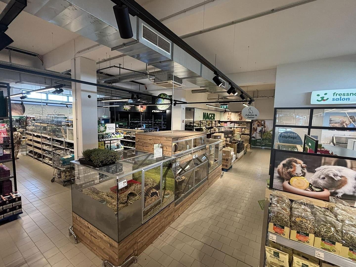 Prodej nebytového prostoru 2.229 m², Josef-Lindner-Straße 3, Wals-Himmelreich, Salcbursko Prodej nebytového prostoru 2.229 m², Josef-Lindner-Straße 3, Wals-Himmelreich, Salcbursko