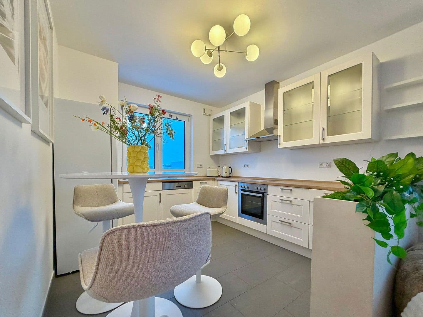 Pronájem bytu 1+1 36 m², Fitzmauricestr. 25, Köln, Severní Porýní-Vestfálsko Pronájem bytu 1+1 36 m², Fitzmauricestr. 25, Köln, Severní Porýní-Vestfálsko