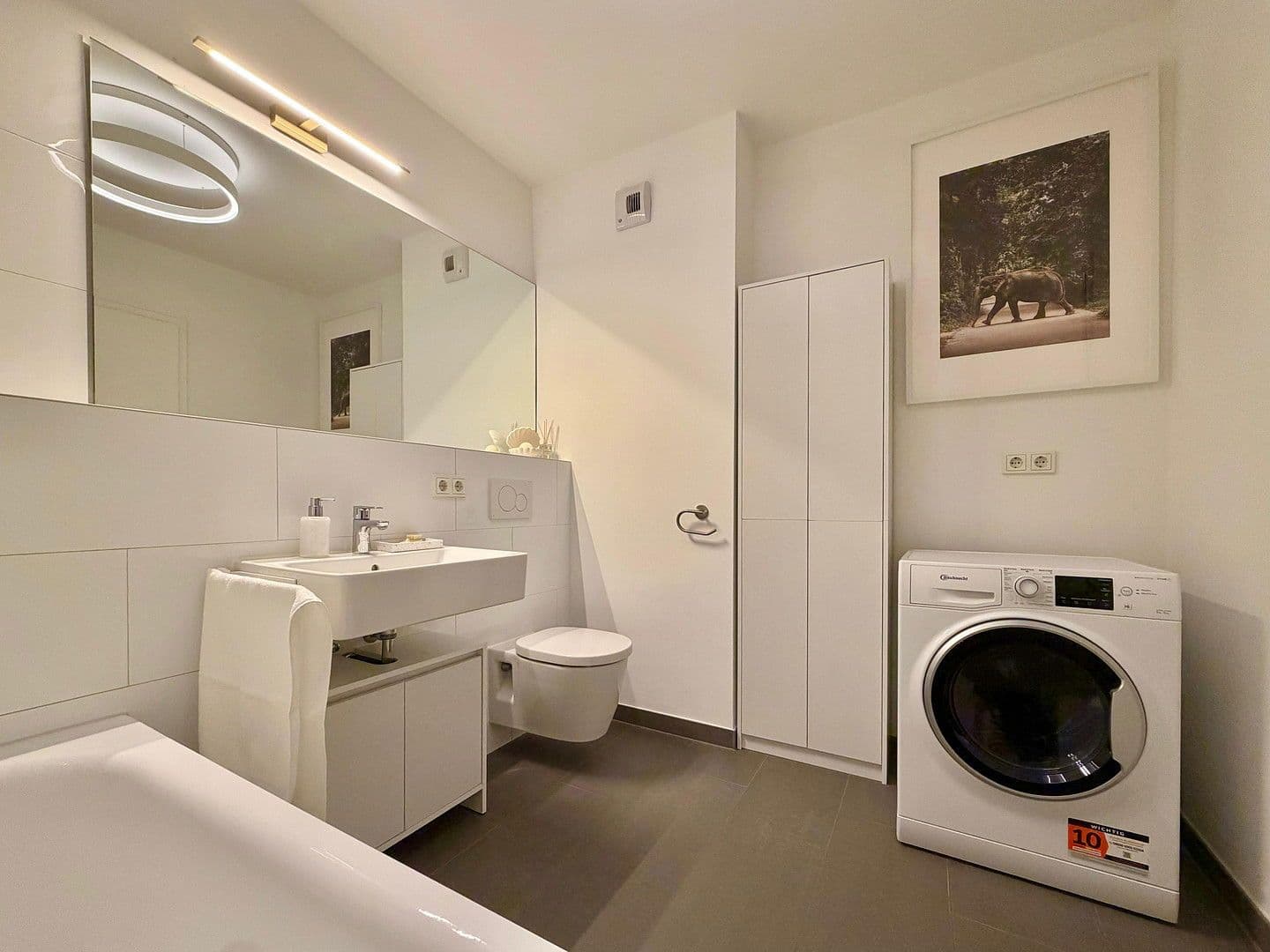 Pronájem bytu 1+1 36 m², Fitzmauricestr. 25, Köln, Severní Porýní-Vestfálsko Pronájem bytu 1+1 36 m², Fitzmauricestr. 25, Köln, Severní Porýní-Vestfálsko