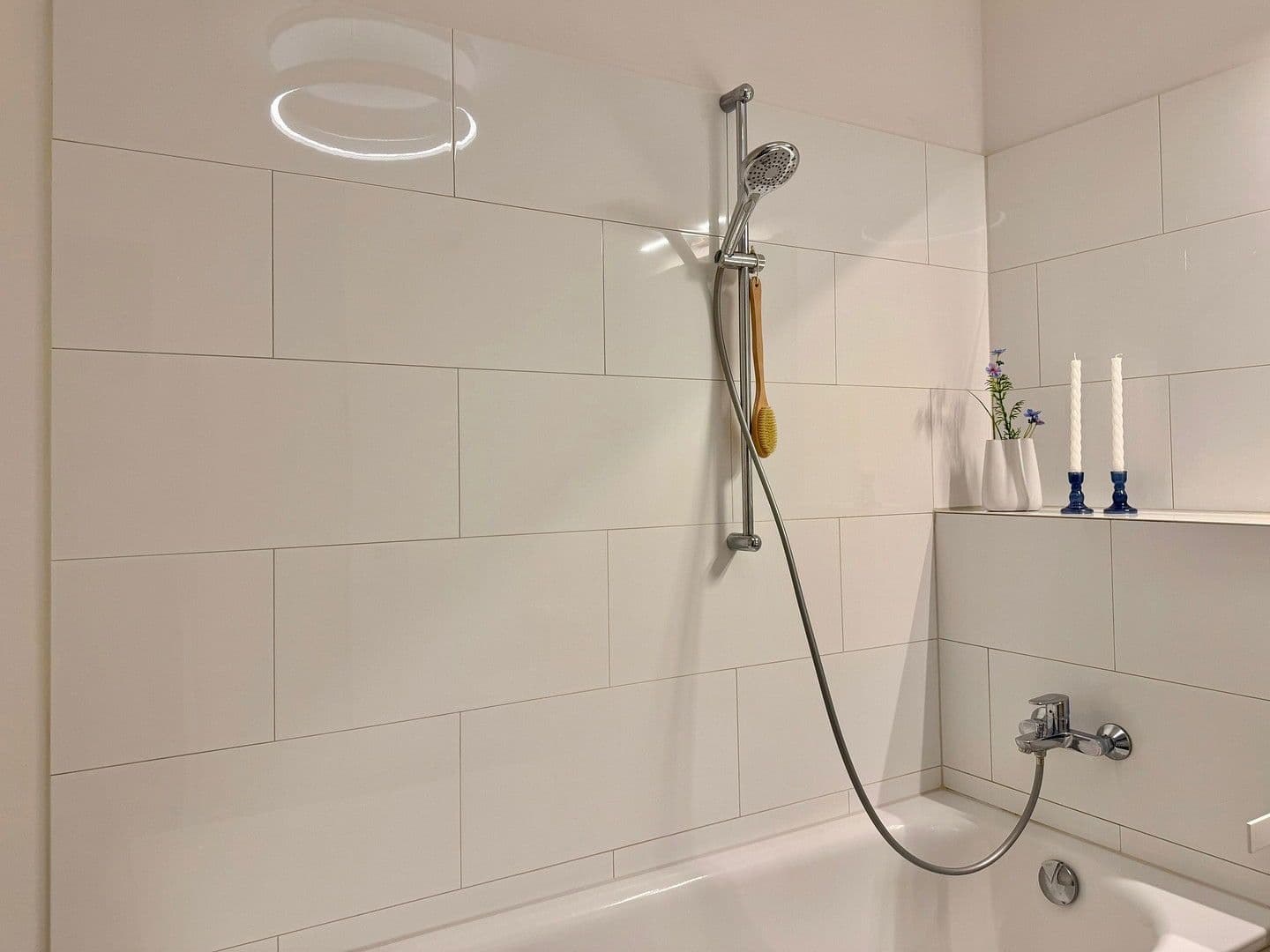 Pronájem bytu 1+1 36 m², Fitzmauricestr. 25, Köln, Severní Porýní-Vestfálsko Pronájem bytu 1+1 36 m², Fitzmauricestr. 25, Köln, Severní Porýní-Vestfálsko