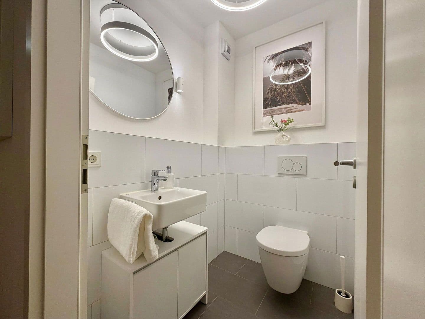 Pronájem bytu 1+1 36 m², Fitzmauricestr. 25, Köln, Severní Porýní-Vestfálsko Pronájem bytu 1+1 36 m², Fitzmauricestr. 25, Köln, Severní Porýní-Vestfálsko