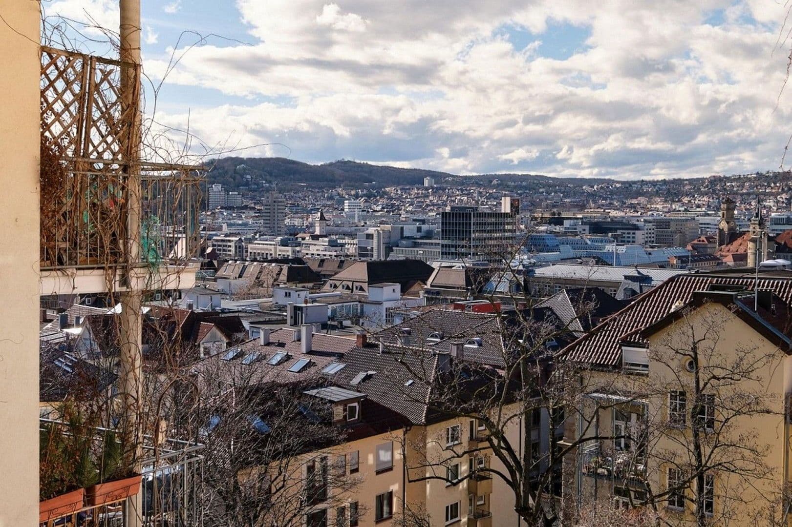 Pronájem bytu 2+1 50 m², Stuttgart, Bádensko-Württembersko Pronájem bytu 2+1 50 m², Stuttgart, Bádensko-Württembersko