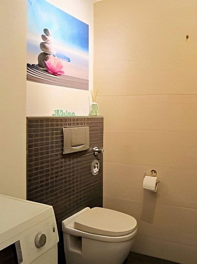 Pronájem bytu 2+1 50 m², Stuttgart, Bádensko-Württembersko Pronájem bytu 2+1 50 m², Stuttgart, Bádensko-Württembersko