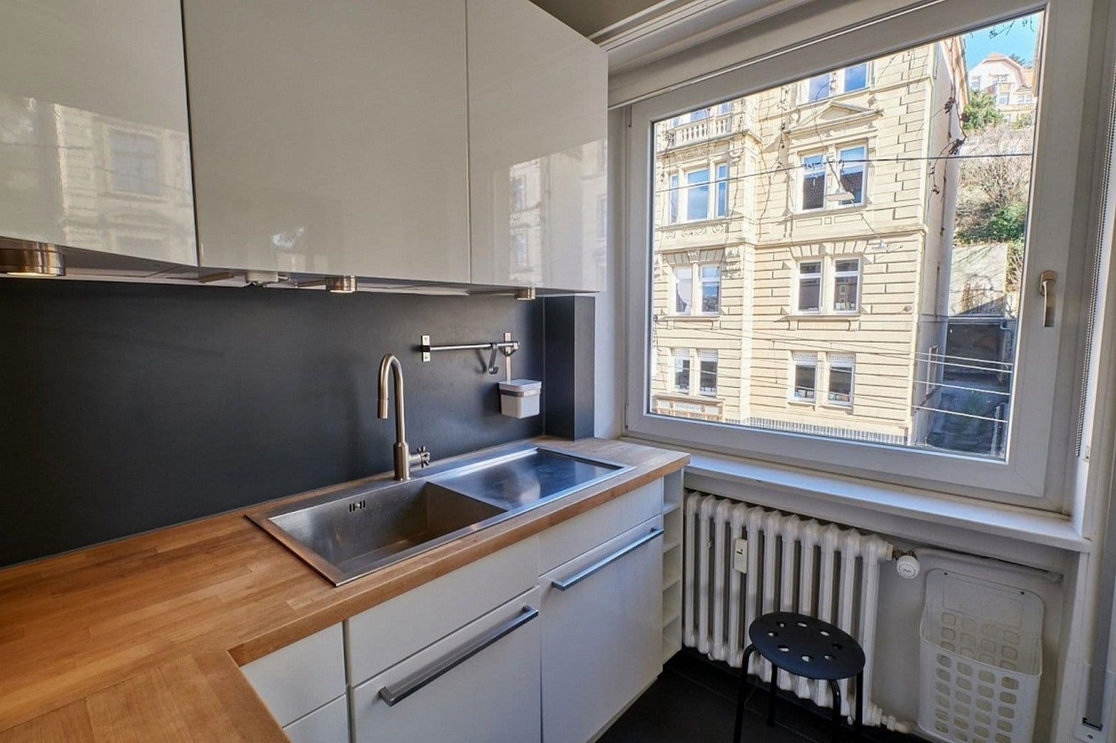 Pronájem bytu 2+1 50 m², Stuttgart, Bádensko-Württembersko Pronájem bytu 2+1 50 m², Stuttgart, Bádensko-Württembersko