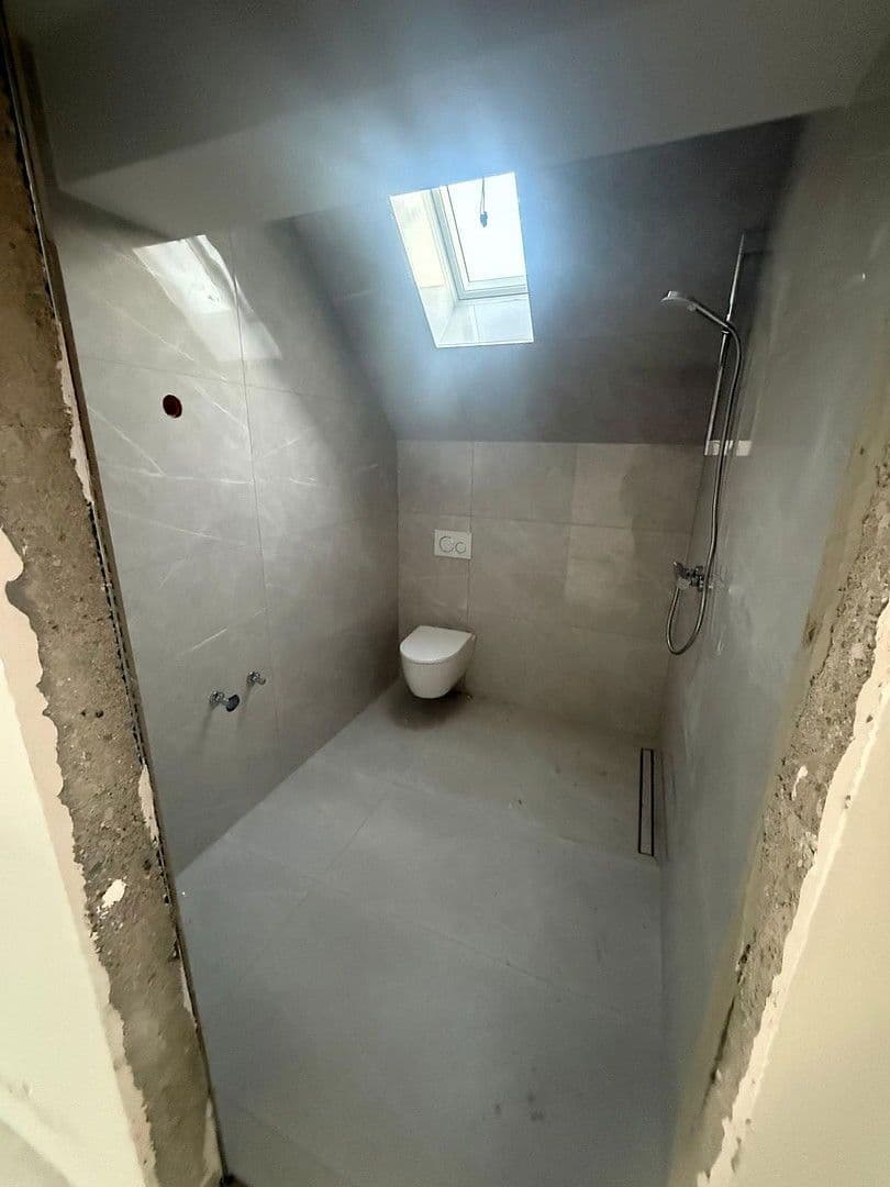 Pronájem bytu 3+1 83 m², Köln, Severní Porýní-Vestfálsko Pronájem bytu 3+1 83 m², Köln, Severní Porýní-Vestfálsko