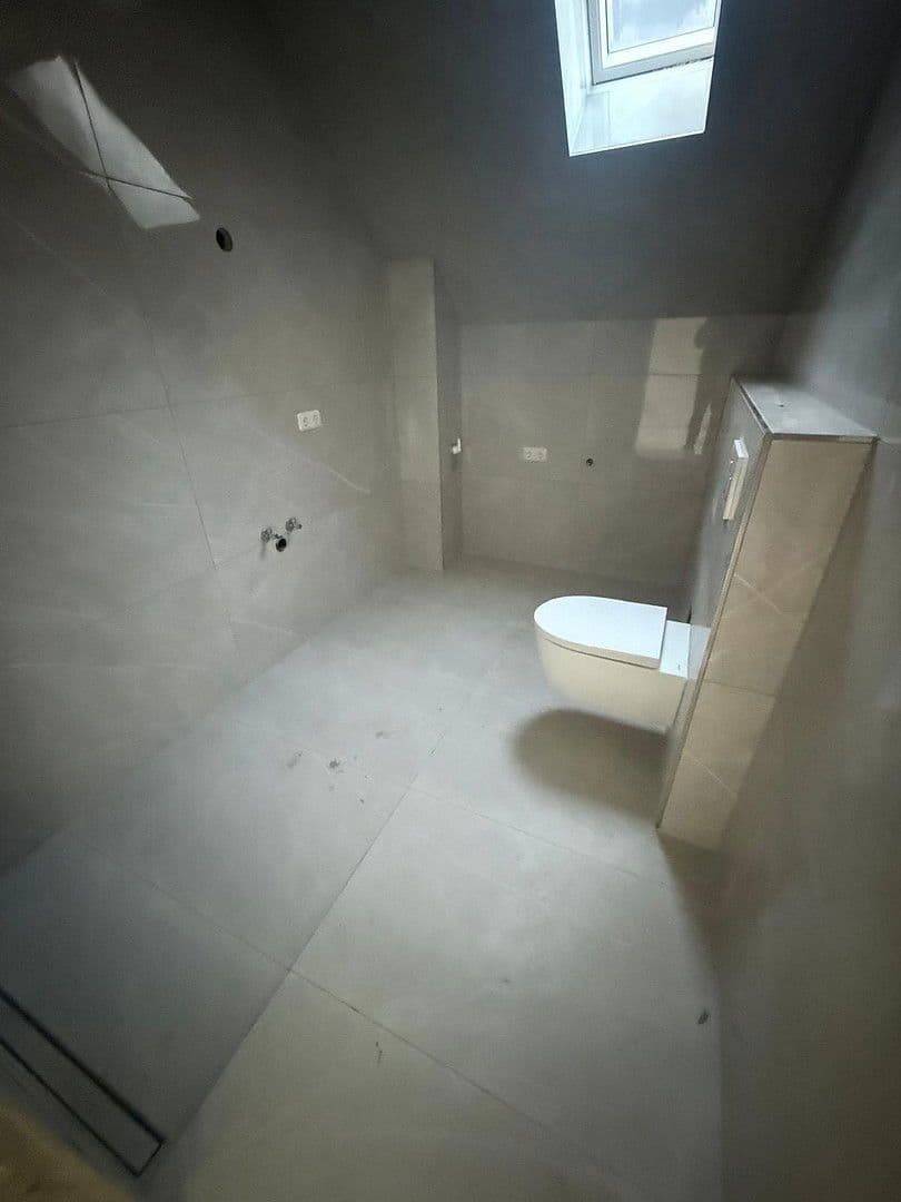 Pronájem bytu 3+1 83 m², Köln, Severní Porýní-Vestfálsko Pronájem bytu 3+1 83 m², Köln, Severní Porýní-Vestfálsko