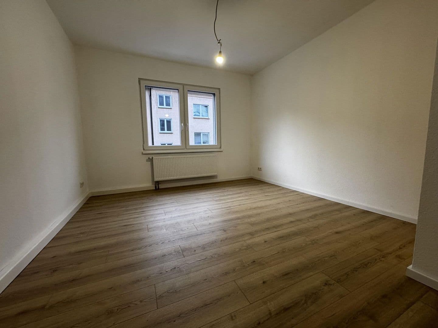 Pronájem bytu 1+1 37 m², Essen, Severní Porýní-Vestfálsko Pronájem bytu 1+1 37 m², Essen, Severní Porýní-Vestfálsko