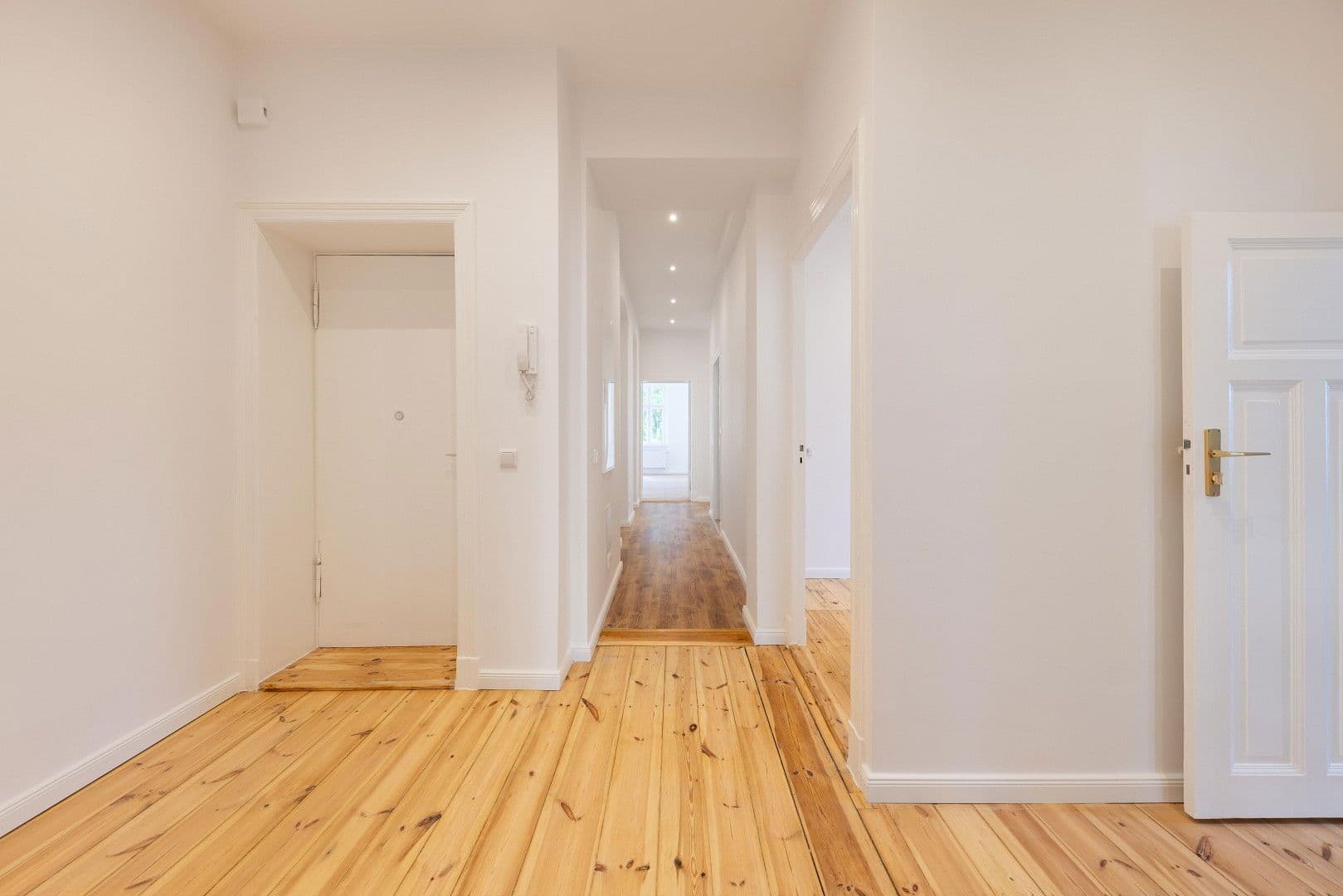 Prodej bytu 5+1 131 m², Unter den Eichen 55, Berlin, Berlín Prodej bytu 5+1 131 m², Unter den Eichen 55, Berlin, Berlín