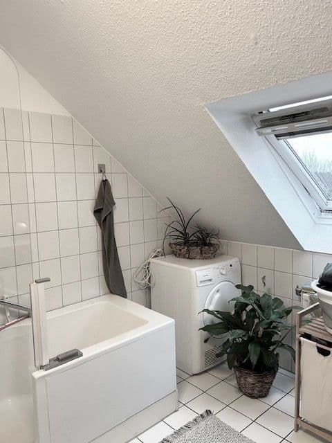 Pronájem bytu 3+1 94 m², Wilhelmstraße 1-5, Neuss, Severní Porýní-Vestfálsko Pronájem bytu 3+1 94 m², Wilhelmstraße 1-5, Neuss, Severní Porýní-Vestfálsko