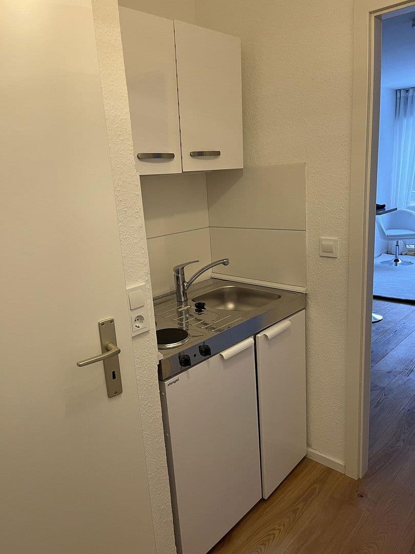 Pronájem bytu 1+1 21 m², Akademiestraße 4, Mannheim, Bádensko-Württembersko Pronájem bytu 1+1 21 m², Akademiestraße 4, Mannheim, Bádensko-Württembersko