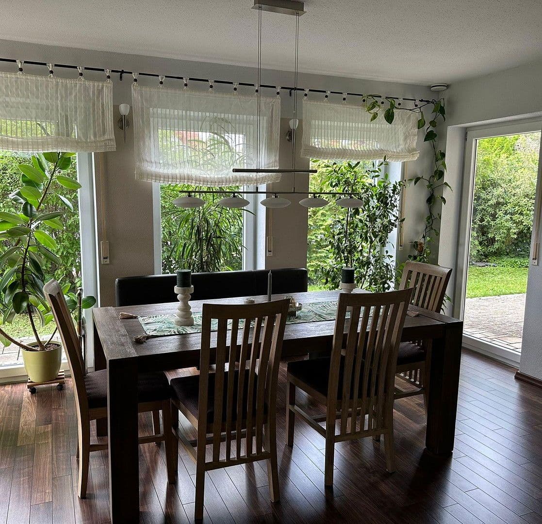 Prodej domu 144 m², pozemek 610 m², Bad Mergentheim, Bádensko-Württembersko Prodej domu 144 m², pozemek 610 m², Bad Mergentheim, Bádensko-Württembersko