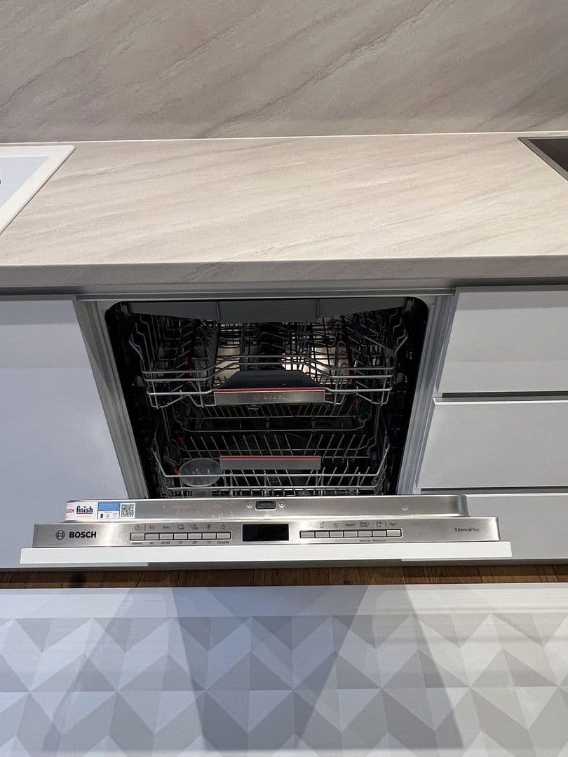 Pronájem bytu 2+1 95 m², Rubensstraße 12, Düsseldorf, Severní Porýní-Vestfálsko Pronájem bytu 2+1 95 m², Rubensstraße 12, Düsseldorf, Severní Porýní-Vestfálsko