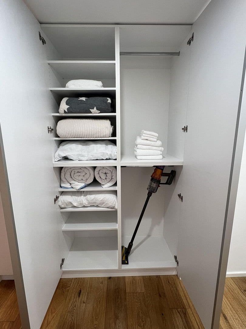 Pronájem bytu 2+1 95 m², Rubensstraße 12, Düsseldorf, Severní Porýní-Vestfálsko Pronájem bytu 2+1 95 m², Rubensstraße 12, Düsseldorf, Severní Porýní-Vestfálsko