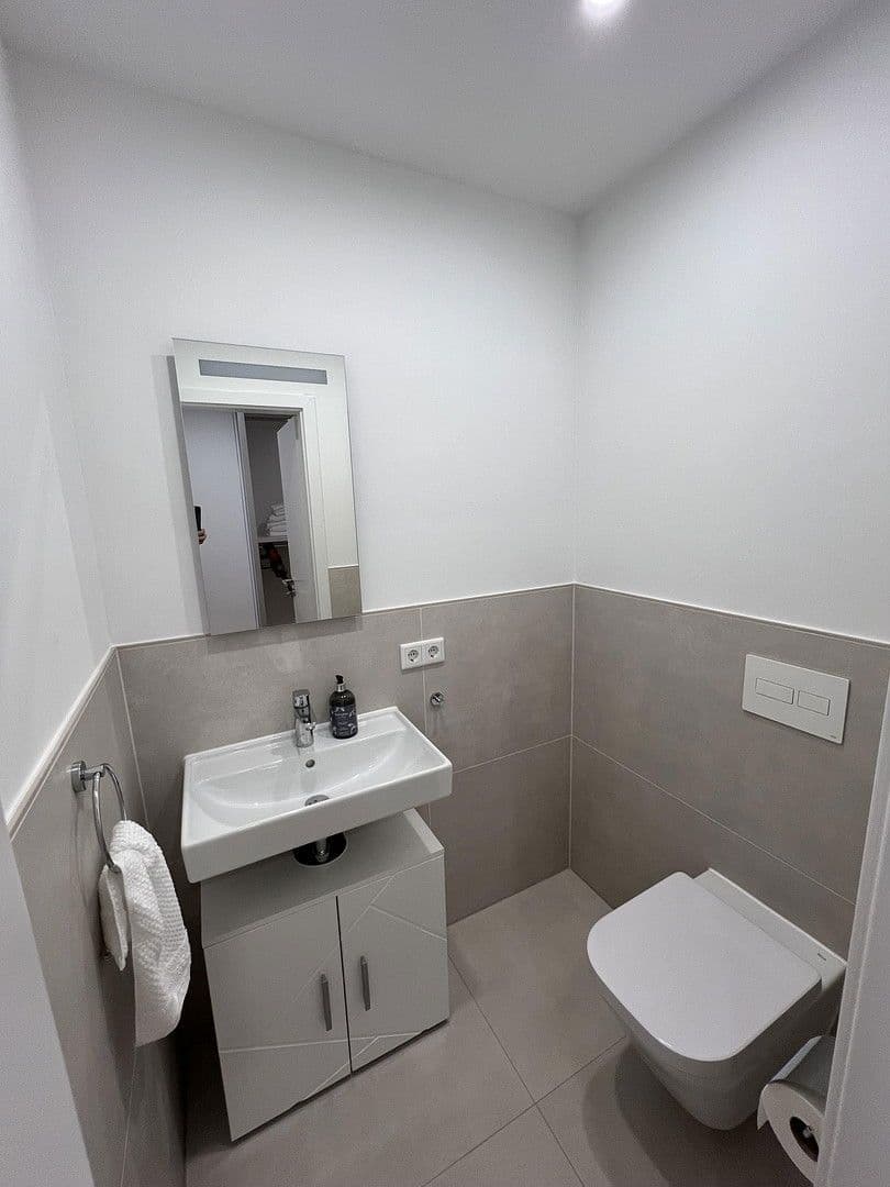 Pronájem bytu 2+1 95 m², Rubensstraße 12, Düsseldorf, Severní Porýní-Vestfálsko Pronájem bytu 2+1 95 m², Rubensstraße 12, Düsseldorf, Severní Porýní-Vestfálsko