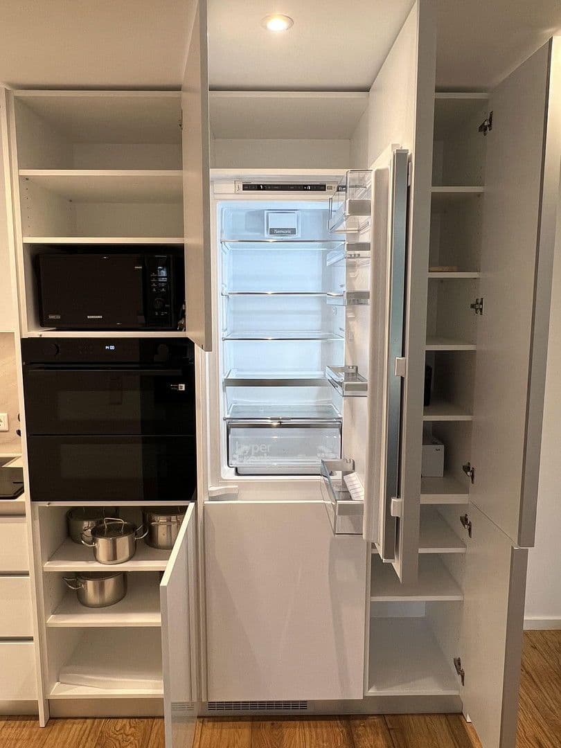 Pronájem bytu 2+1 95 m², Rubensstraße 12, Düsseldorf, Severní Porýní-Vestfálsko Pronájem bytu 2+1 95 m², Rubensstraße 12, Düsseldorf, Severní Porýní-Vestfálsko