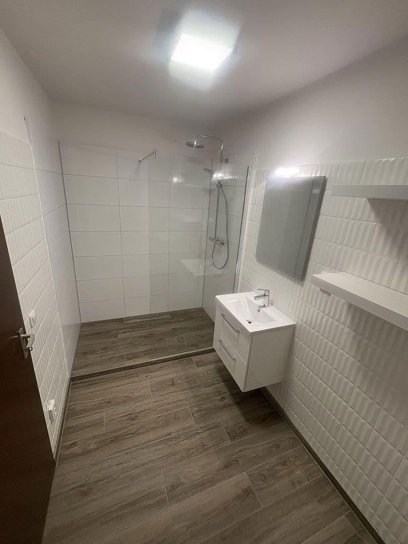 Pronájem bytu 2+1 71 m², Erkrath, Severní Porýní-Vestfálsko Pronájem bytu 2+1 71 m², Erkrath, Severní Porýní-Vestfálsko