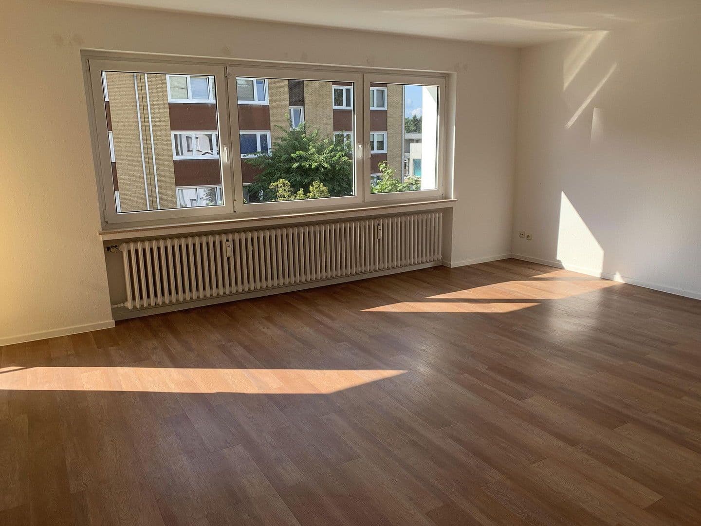 Pronájem bytu 3+1 88 m², Landrat-von-Ostmann-Str. 9, Osnabrück, Dolní Sasko Pronájem bytu 3+1 88 m², Landrat-von-Ostmann-Str. 9, Osnabrück, Dolní Sasko