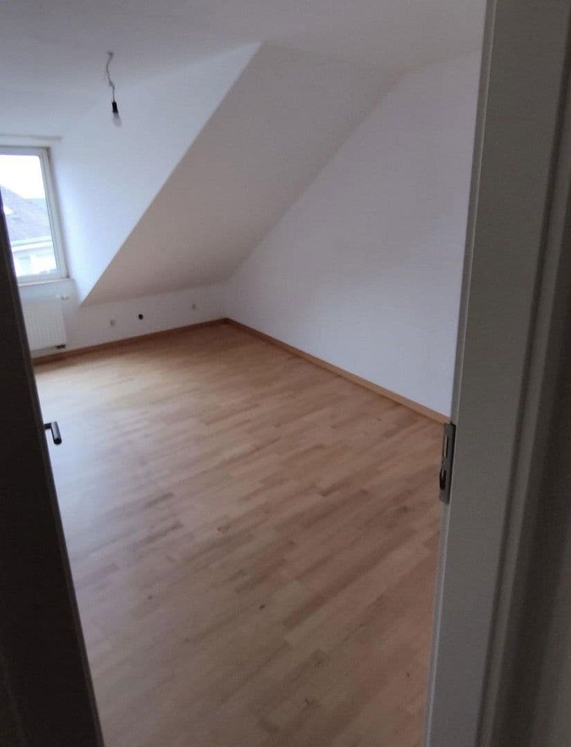Pronájem bytu 2+1 61 m², Hauptstraße 3, Bornheim, Severní Porýní-Vestfálsko Pronájem bytu 2+1 61 m², Hauptstraße 3, Bornheim, Severní Porýní-Vestfálsko
