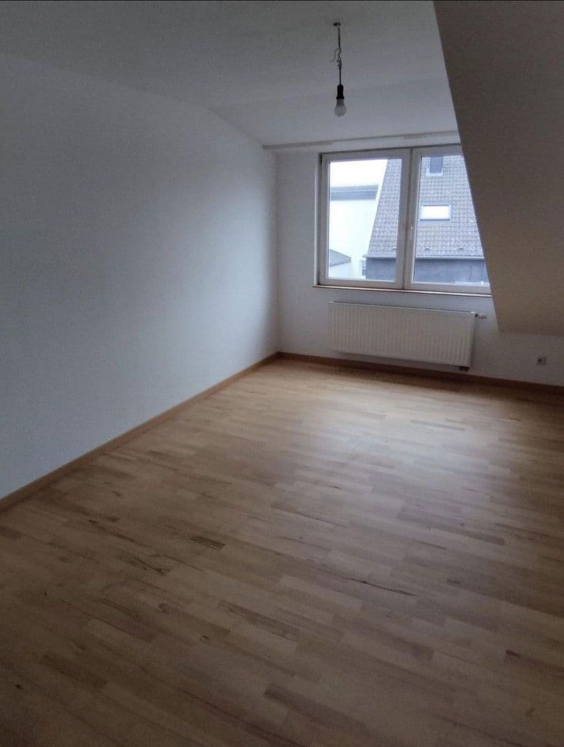 Pronájem bytu 2+1 61 m², Hauptstraße 3, Bornheim, Severní Porýní-Vestfálsko Pronájem bytu 2+1 61 m², Hauptstraße 3, Bornheim, Severní Porýní-Vestfálsko