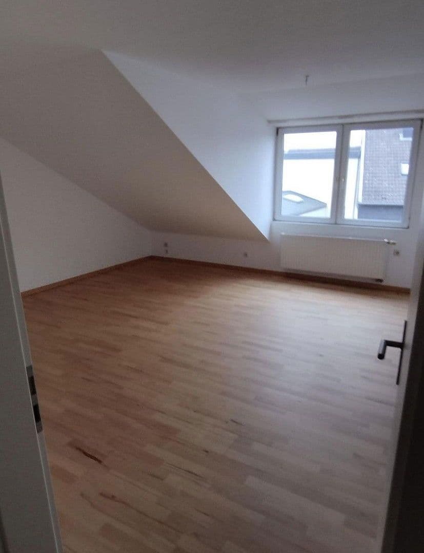 Pronájem bytu 2+1 61 m², Hauptstraße 3, Bornheim, Severní Porýní-Vestfálsko Pronájem bytu 2+1 61 m², Hauptstraße 3, Bornheim, Severní Porýní-Vestfálsko
