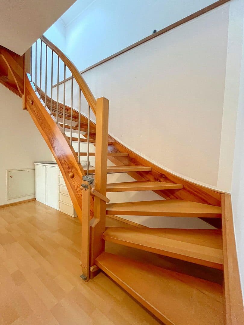 Pronájem bytu 3+kk 103 m², Pforzheim, Bádensko-Württembersko Pronájem bytu 3+kk 103 m², Pforzheim, Bádensko-Württembersko