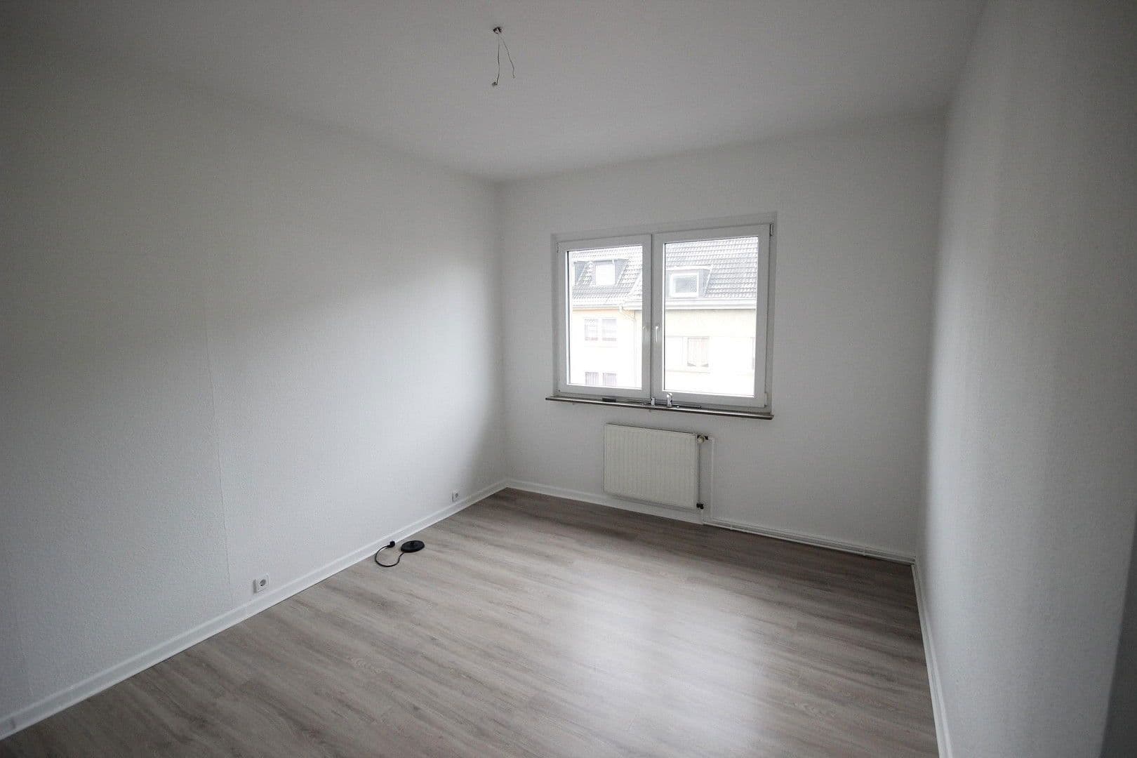 Pronájem bytu 3+1 62 m², Wanheimer Str. 13, Duisburg, Severní Porýní-Vestfálsko Pronájem bytu 3+1 62 m², Wanheimer Str. 13, Duisburg, Severní Porýní-Vestfálsko