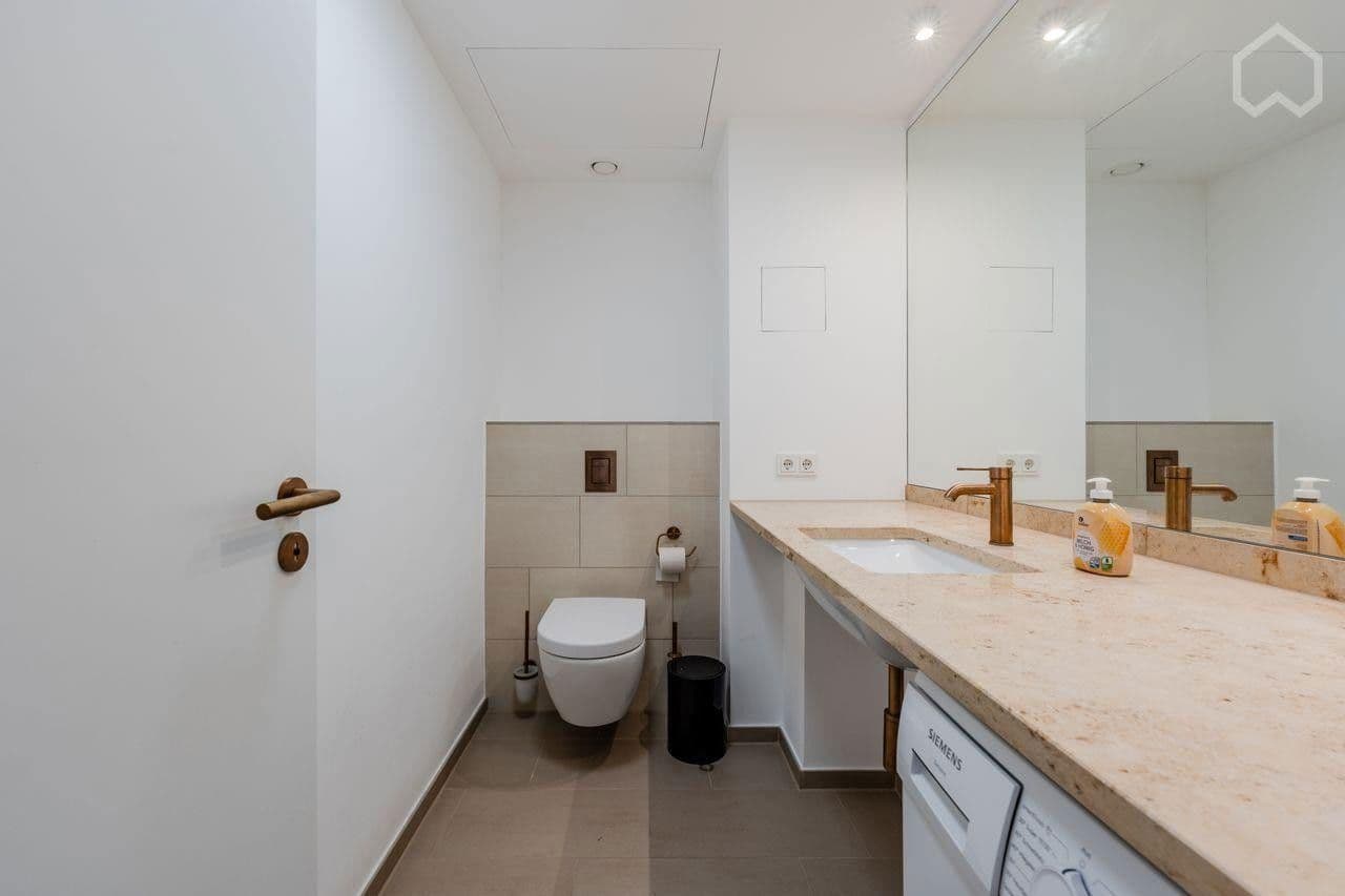 Pronájem bytu 2+1 60 m², Muelenstrasse, Berlin, Berlín Pronájem bytu 2+1 60 m², Muelenstrasse, Berlin, Berlín