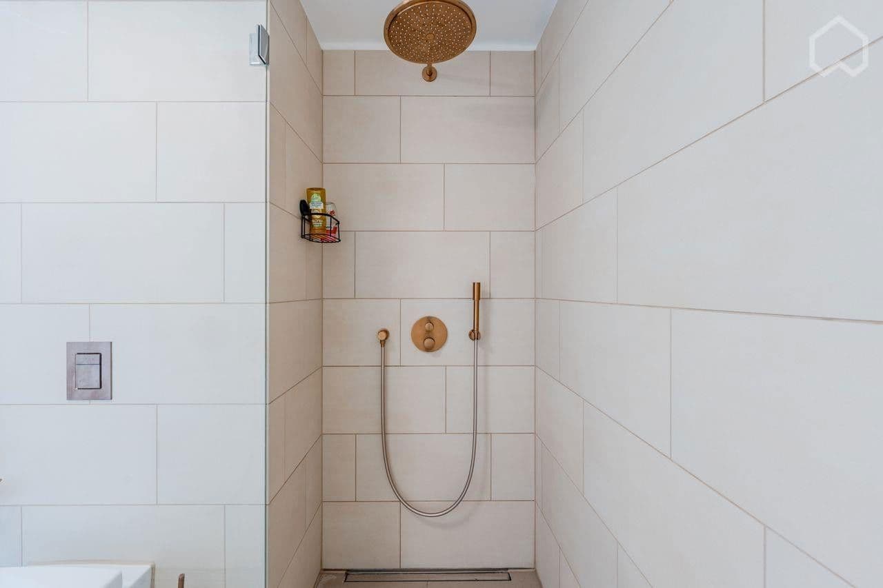 Pronájem bytu 2+1 60 m², Muelenstrasse, Berlin, Berlín Pronájem bytu 2+1 60 m², Muelenstrasse, Berlin, Berlín