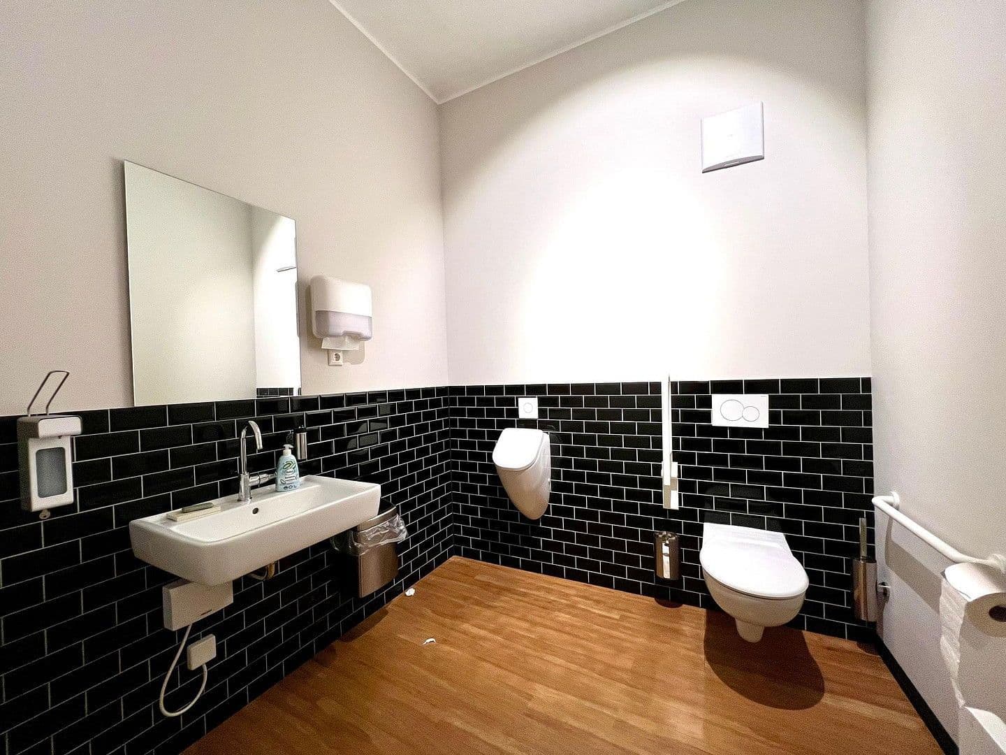 Pronájem nebytového prostoru 1.000 m², Mühlenstraße 17, Cloppenburg, Dolní Sasko Pronájem nebytového prostoru 1.000 m², Mühlenstraße 17, Cloppenburg, Dolní Sasko