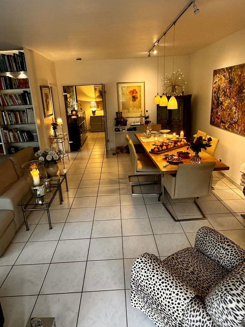 Prodej bytu 5+1 182 m², Köln, Severní Porýní-Vestfálsko Prodej bytu 5+1 182 m², Köln, Severní Porýní-Vestfálsko