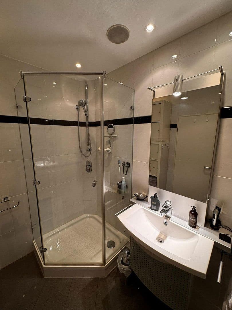 Prodej bytu 5+1 182 m², Köln, Severní Porýní-Vestfálsko Prodej bytu 5+1 182 m², Köln, Severní Porýní-Vestfálsko