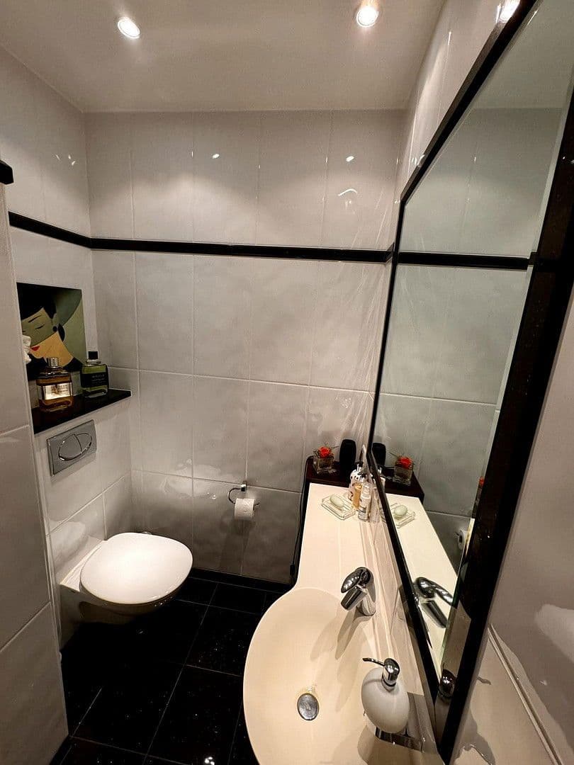 Prodej bytu 5+1 182 m², Köln, Severní Porýní-Vestfálsko Prodej bytu 5+1 182 m², Köln, Severní Porýní-Vestfálsko