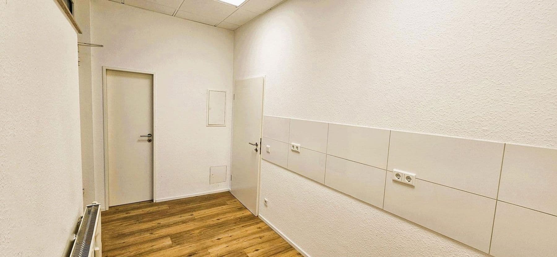 Pronájem nebytového prostoru 64 m², Ratingen, Severní Porýní-Vestfálsko Pronájem nebytového prostoru 64 m², Ratingen, Severní Porýní-Vestfálsko