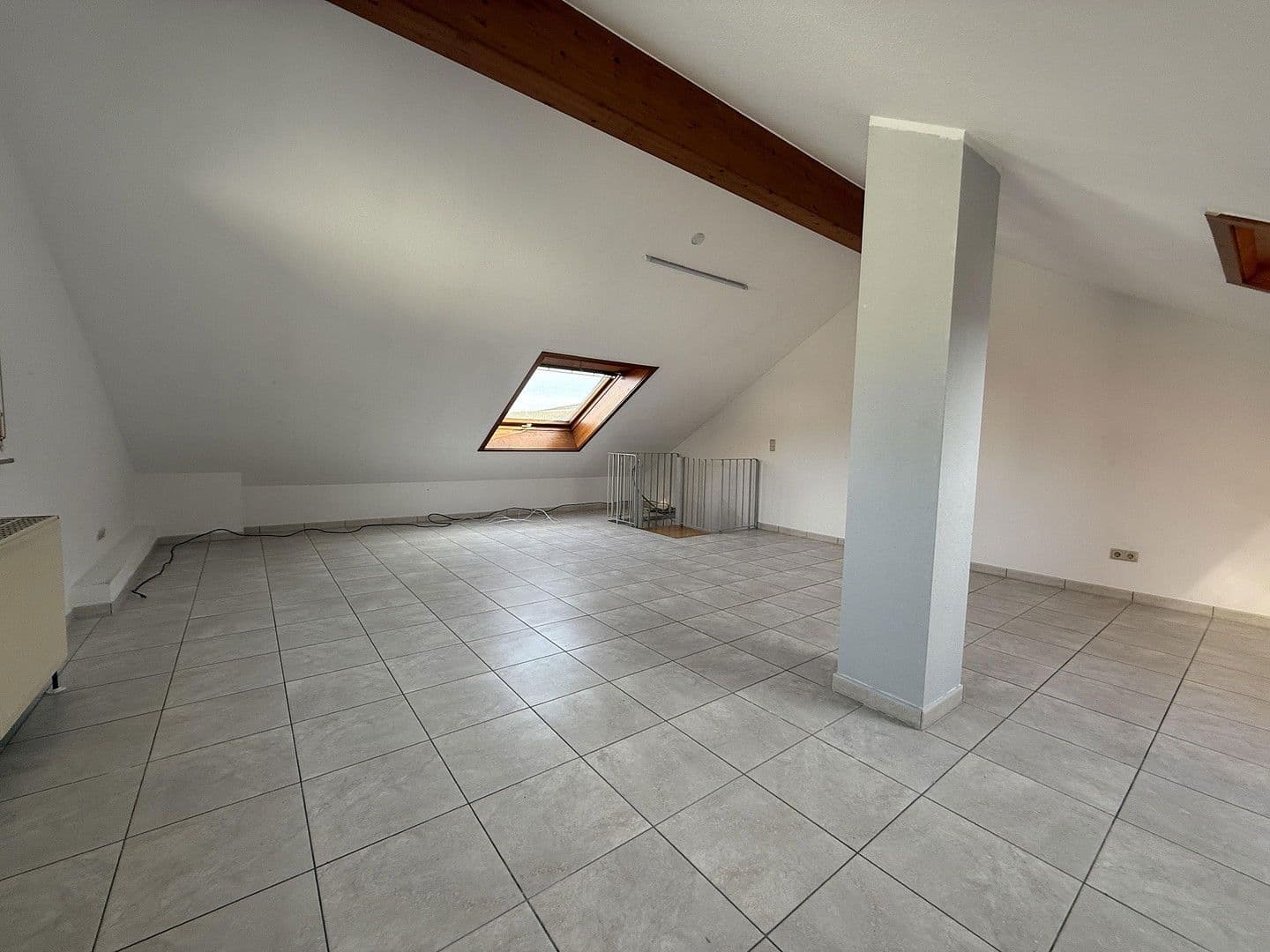 Pronájem bytu 3+1 95 m², Cleebronn, Bádensko-Württembersko Pronájem bytu 3+1 95 m², Cleebronn, Bádensko-Württembersko