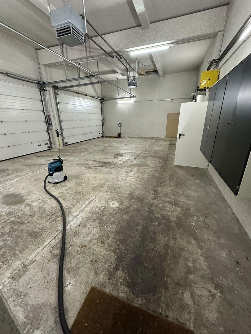 Prodej nebytového prostoru 1.000 m², Steinfurt, Severní Porýní-Vestfálsko Prodej nebytového prostoru 1.000 m², Steinfurt, Severní Porýní-Vestfálsko