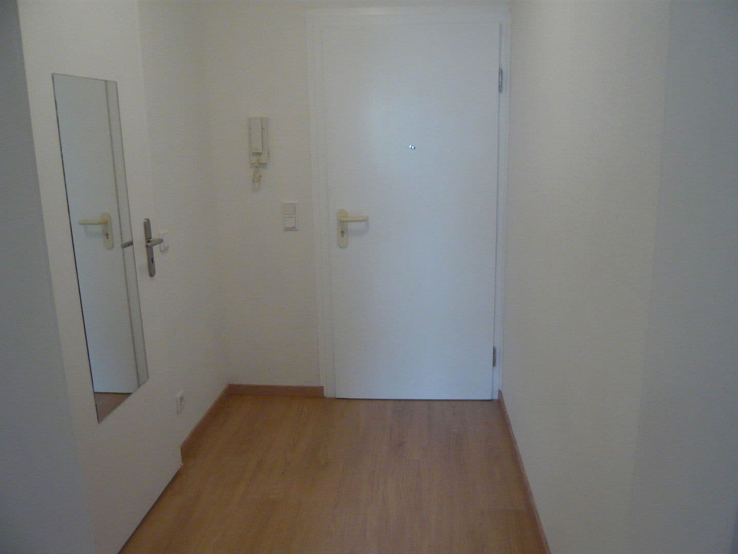 Pronájem bytu 1+1 22 m², Dominikanerstr. 40, Düsseldorf, Severní Porýní-Vestfálsko Pronájem bytu 1+1 22 m², Dominikanerstr. 40, Düsseldorf, Severní Porýní-Vestfálsko