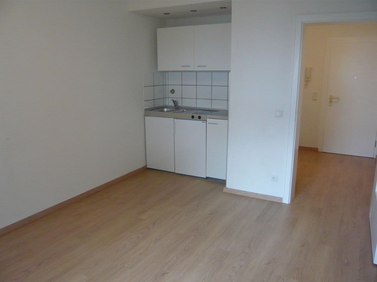 Pronájem bytu 1+1 22 m², Dominikanerstr. 40, Düsseldorf, Severní Porýní-Vestfálsko Pronájem bytu 1+1 22 m², Dominikanerstr. 40, Düsseldorf, Severní Porýní-Vestfálsko