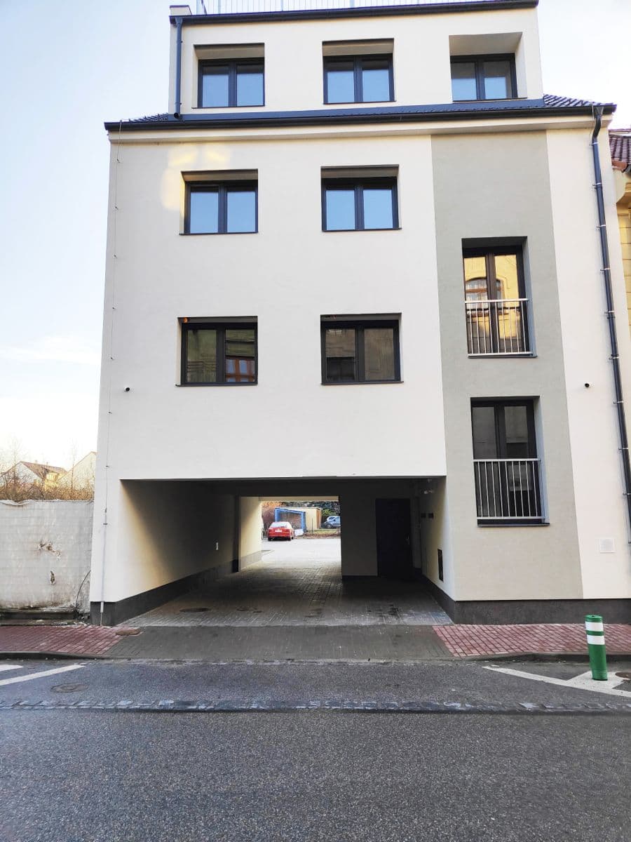 Pronájem garáže 5 m², Lipenská, České Budějovice, Jihočeský kraj Pronájem garáže 5 m², Lipenská, České Budějovice, Jihočeský kraj