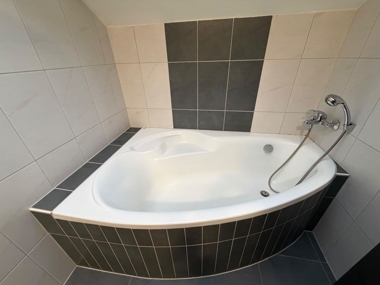 Prodej bytu 2+kk 64 m², sídliště Nádražní, Slavkov u Brna, Jihomoravský kraj Prodej bytu 2+kk 64 m², sídliště Nádražní, Slavkov u Brna, Jihomoravský kraj