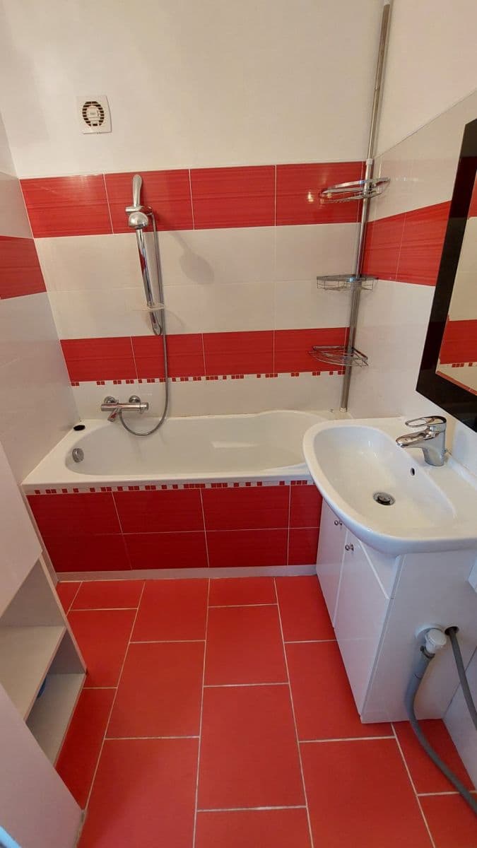 Pronájem bytu 3+1 65 m², Pod Hůrkou, Klatovy, Plzeňský kraj Pronájem bytu 3+1 65 m², Pod Hůrkou, Klatovy, Plzeňský kraj