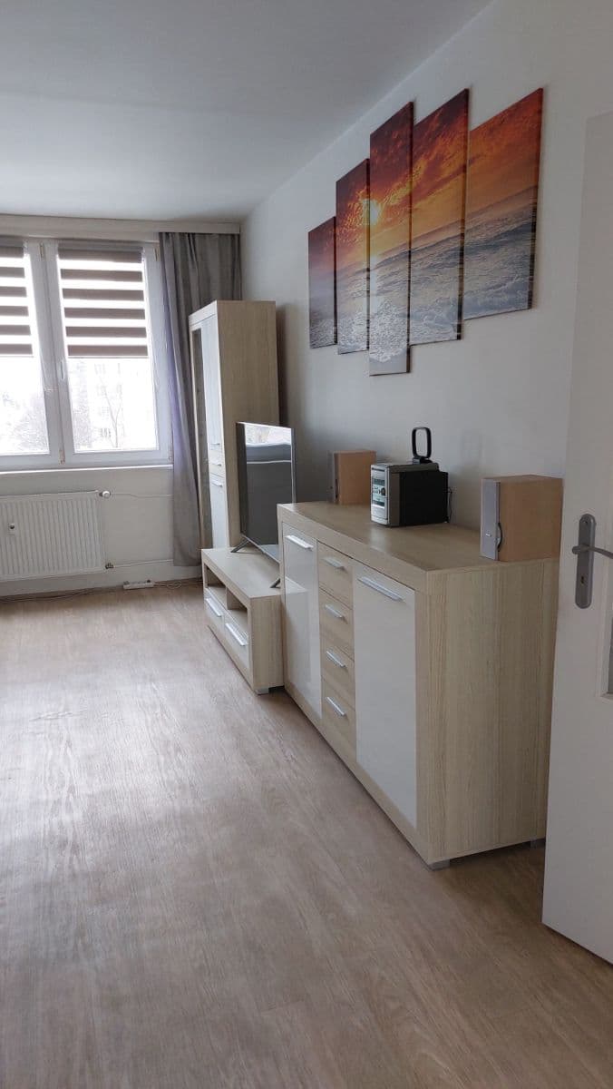 Pronájem bytu 3+1 65 m², Pod Hůrkou, Klatovy, Plzeňský kraj Pronájem bytu 3+1 65 m², Pod Hůrkou, Klatovy, Plzeňský kraj